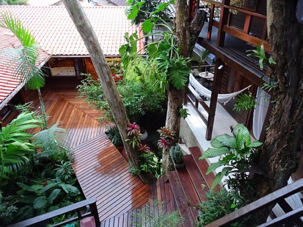 Suíte Deluxe com Banheira de Hidromassagem (2 Adultos)